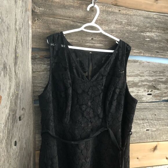 𝅺michel Studio NWT plus size 22 Black A-line lace dress - Picture 4 of 10